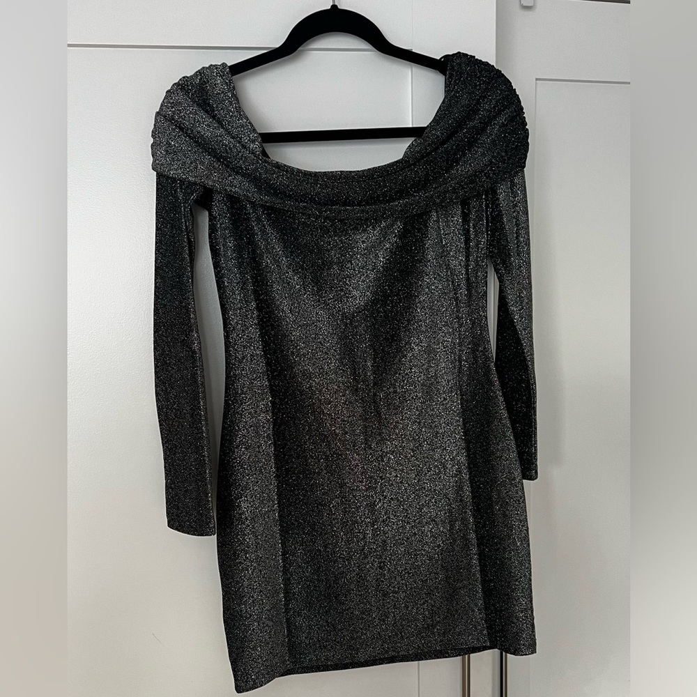 H&M sparkly off the shoulder dress, new never been worn (M)